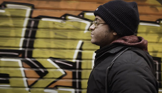 Fotogramma da I Am Who I Say I am. Lotta o fuga