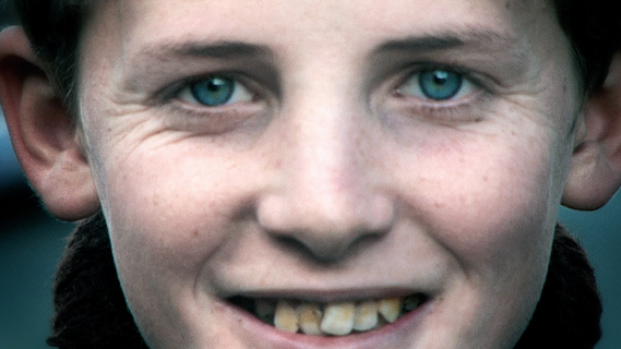 Fotogramma da Cooperanti