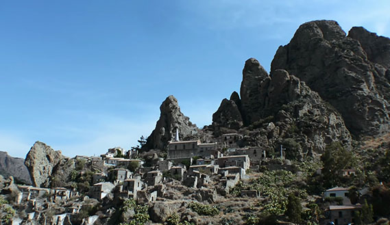 Fotogramma da Alma Mater